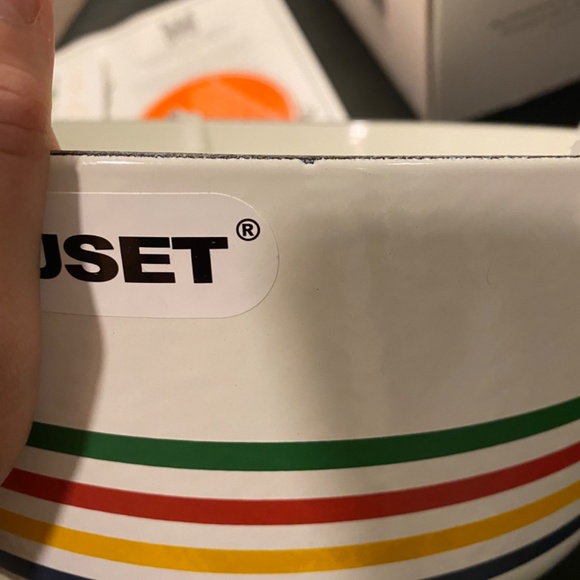 Le Creuset x HBC multistripe Special Edition 5.3L round French Oven - Picture 11 of 11